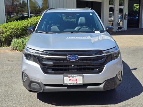 Ice Silver Metallic 2025 Subaru Forester Touring