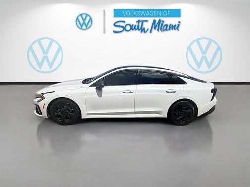 Snow White Pearl 2025 Kia K5 GT-Line