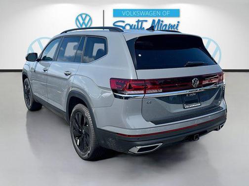 pure gray 2026 Volkswagen Atlas 2.0T SE w/Technology