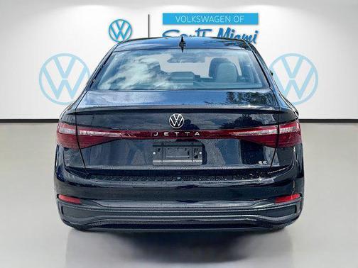 Deep Black Pearl 2026 Volkswagen Jetta 1.4T SE