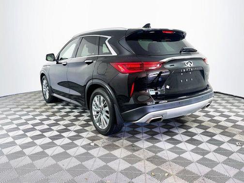 2023 INFINITI QX50 LUXE AWD