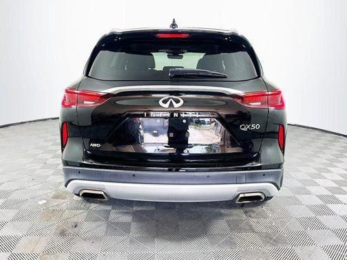 2023 INFINITI QX50 LUXE AWD