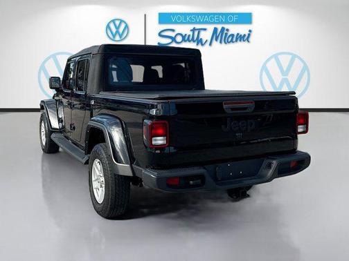 2022 Jeep Gladiator Sport S