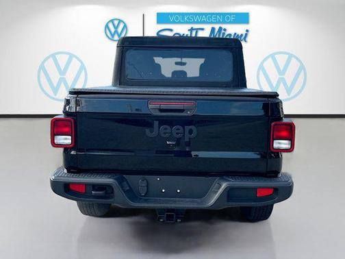 2022 Jeep Gladiator Sport S