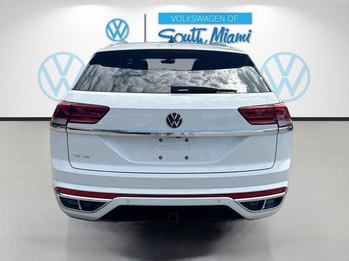 Pure White 2021 Volkswagen Atlas Cross Sport 3.6L V6 SE w/Technology R-Line