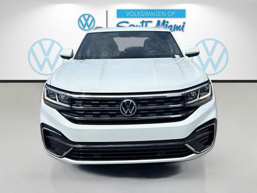 Pure White 2021 Volkswagen Atlas Cross Sport 3.6L V6 SE w/Technology R-Line