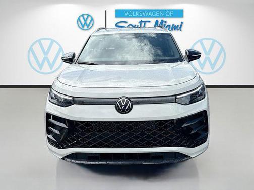 Sandstone 2026 Volkswagen Tiguan 2.0T SE R-Line Black
