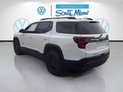 2023 GMC Acadia AWD AT4