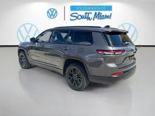 Baltic Gray Metallic Clearcoat 2024 Jeep Grand Cherokee L Altitude