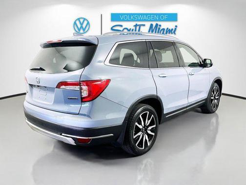 2022 Honda Pilot Touring 8-Passenger
