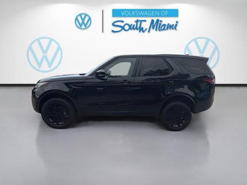 Black 2018 Land Rover Discovery HSE