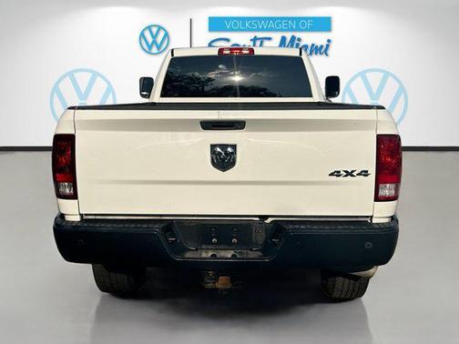 2018 RAM 3500 Tradesman Crew Cab 4x4 8' Box