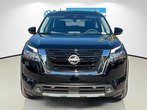2024 Nissan Pathfinder Platinum FWD
