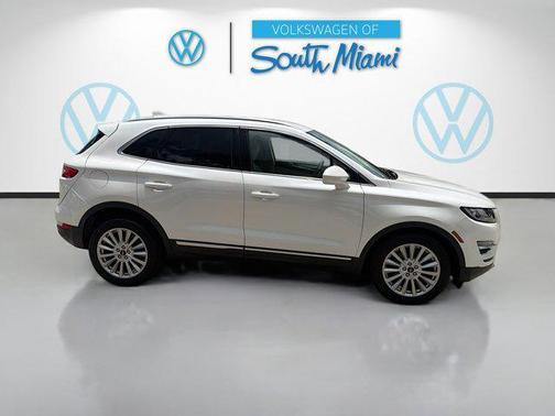 White Platinum Clearcoat Metallic 2019 Lincoln MKC Standard