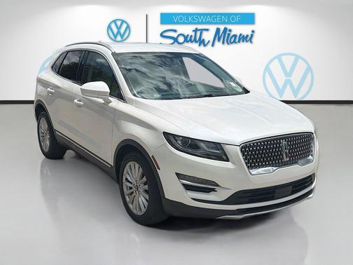 White Platinum Clearcoat Metallic 2019 Lincoln MKC Standard
