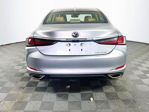 2022 Lexus ES 350 Base