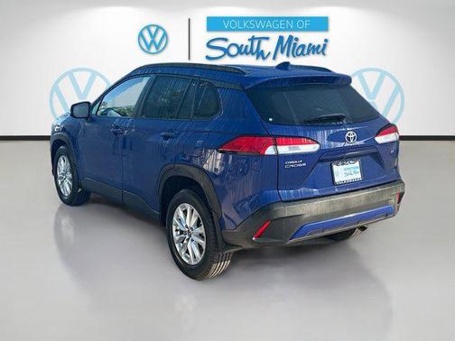 2024 Toyota Corolla Cross LE