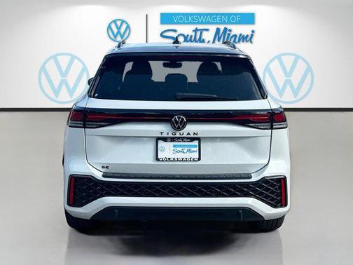 2026 Volkswagen Tiguan 2.0T SE R-Line Black