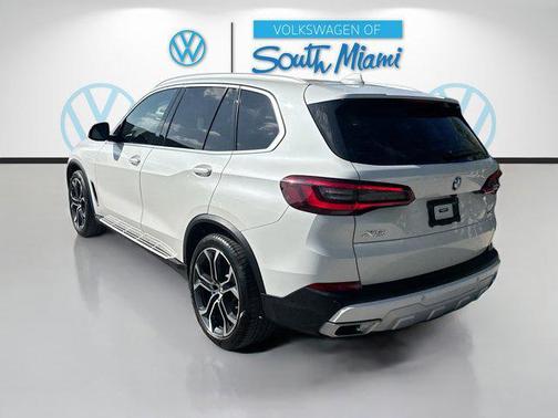 Mineral White Metallic 2022 BMW X5 xDrive40i