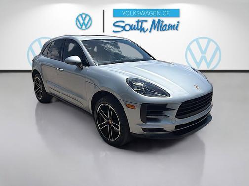 Dolomite Silver Metallic 2019 Porsche Macan Macan