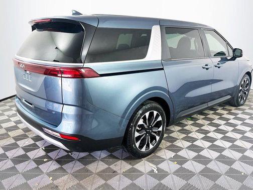 2023 Kia Carnival EX