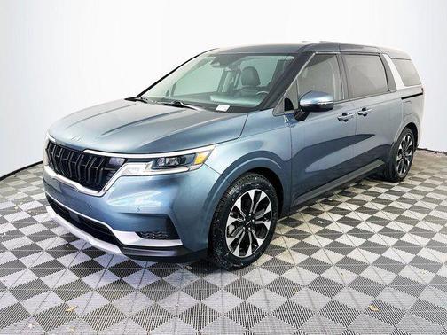 2023 Kia Carnival EX