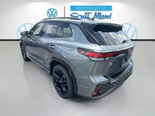 Platinum 2026 Volkswagen Tiguan 2.0T SE R-Line Black