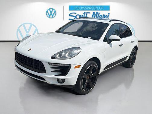 White 2018 Porsche Macan Macan
