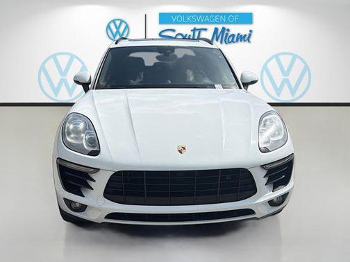 White 2018 Porsche Macan Macan