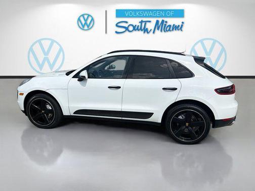 White 2018 Porsche Macan Macan
