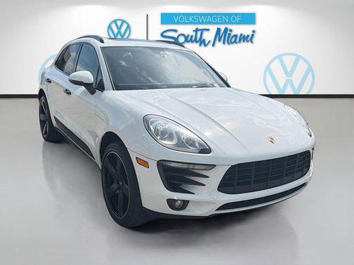 White 2018 Porsche Macan Macan
