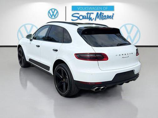 White 2018 Porsche Macan Macan