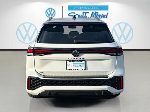 2026 Volkswagen Tiguan 2.0T SE R-Line Black