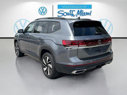 Platinum Gray Metallic 2024 Volkswagen Atlas 2.0T SE w/Technology