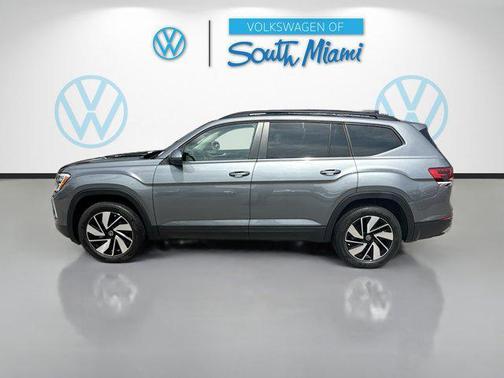 Platinum Gray Metallic 2024 Volkswagen Atlas 2.0T SE w/Technology