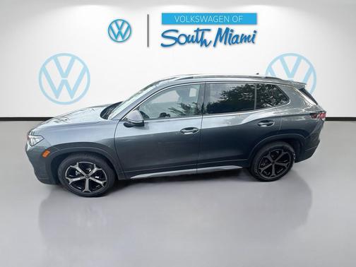 Platinum 2026 Volkswagen Tiguan 2.0T SE