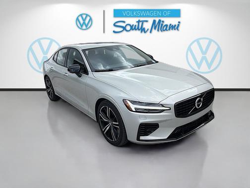 Birch 2022 Volvo S60 Recharge Plug-In Hybrid T8 R-Design Expression