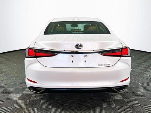 2022 Lexus ES 350 Base