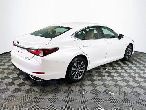 2022 Lexus ES 350 Base