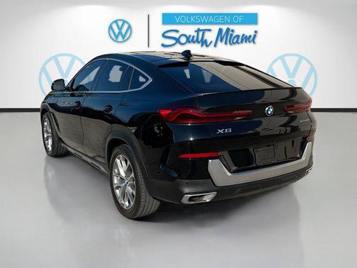 2023 BMW X6 xDrive40i