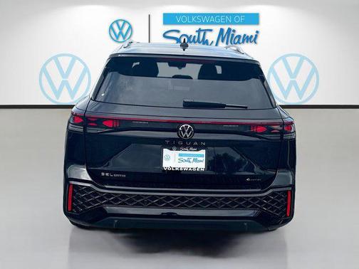 2026 Volkswagen Tiguan 2.0T SEL R-Line 4MOTION