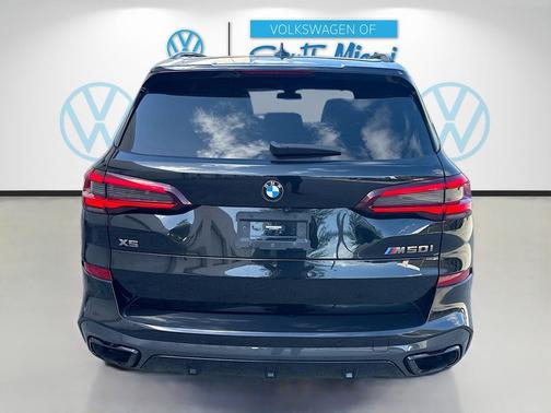 Black Sapphire Metallic 2023 BMW X5 M50i