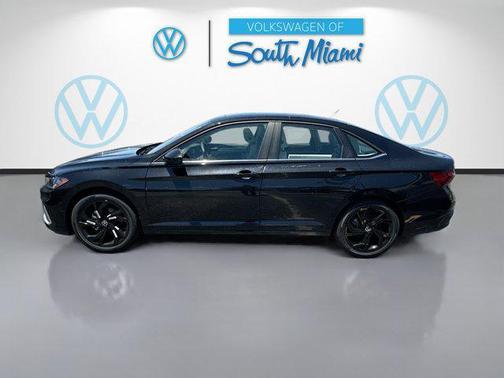 Deep Black Pearl 2026 Volkswagen Jetta 1.4T SE