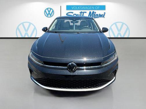 Deep Black Pearl 2026 Volkswagen Jetta 1.4T SE
