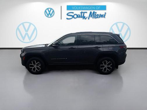 Baltic Gray Metallic Clearcoat 2025 Jeep Grand Cherokee Limited