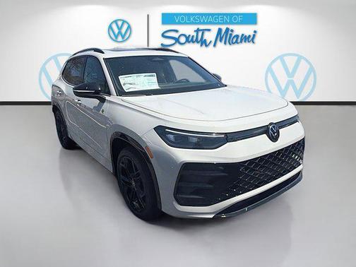 Sandstone 2026 Volkswagen Tiguan 2.0T SE R-Line Black