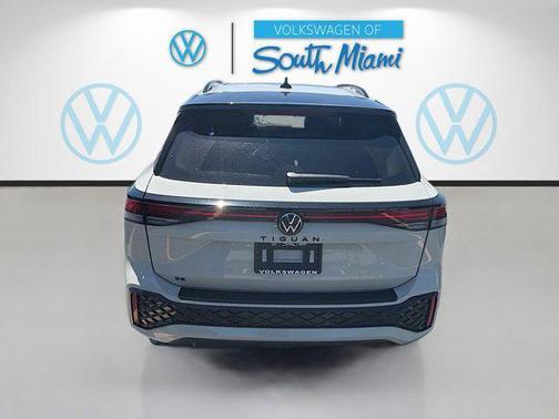 Sandstone 2026 Volkswagen Tiguan 2.0T SE R-Line Black