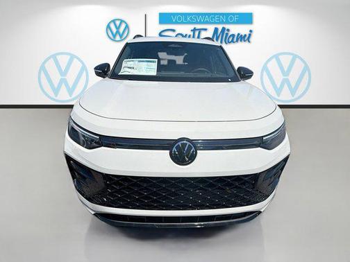 Sandstone 2026 Volkswagen Tiguan 2.0T SE R-Line Black