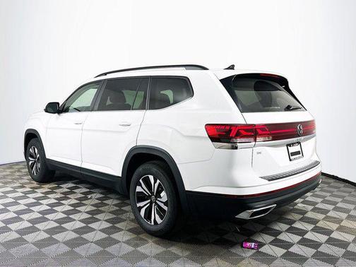 2025 Volkswagen Atlas 2.0T SE