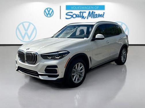 Mineral White Metallic 2023 BMW X5 xDrive40i